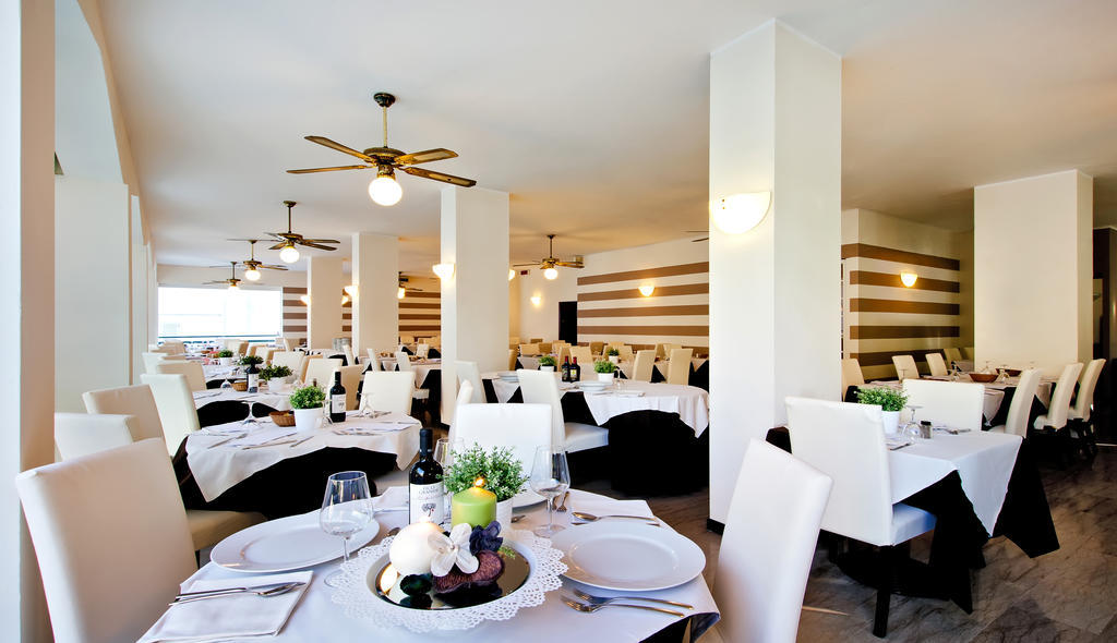 Hotel Esplanade Rimini Luaran gambar